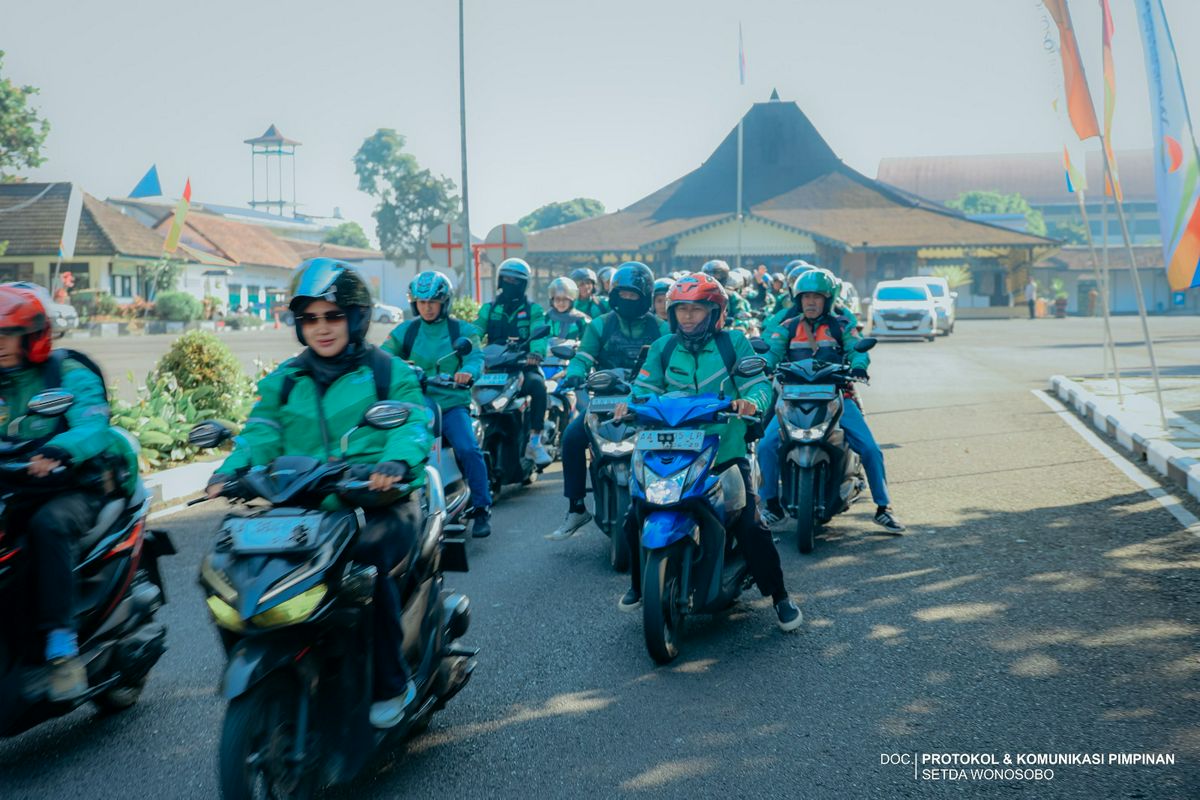 Pelepasan Driver Ojek Online pembawa paket sekolah untuk 1.185 anak dan 157 pasien TBC dari Baznas Wonosobo
