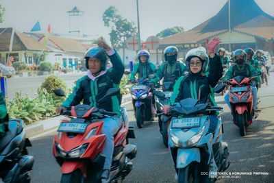 Pelepasan Driver Ojek Online pembawa paket sekolah untuk 1.185 anak dan 157 pasien TBC dari Baznas Wonosobo