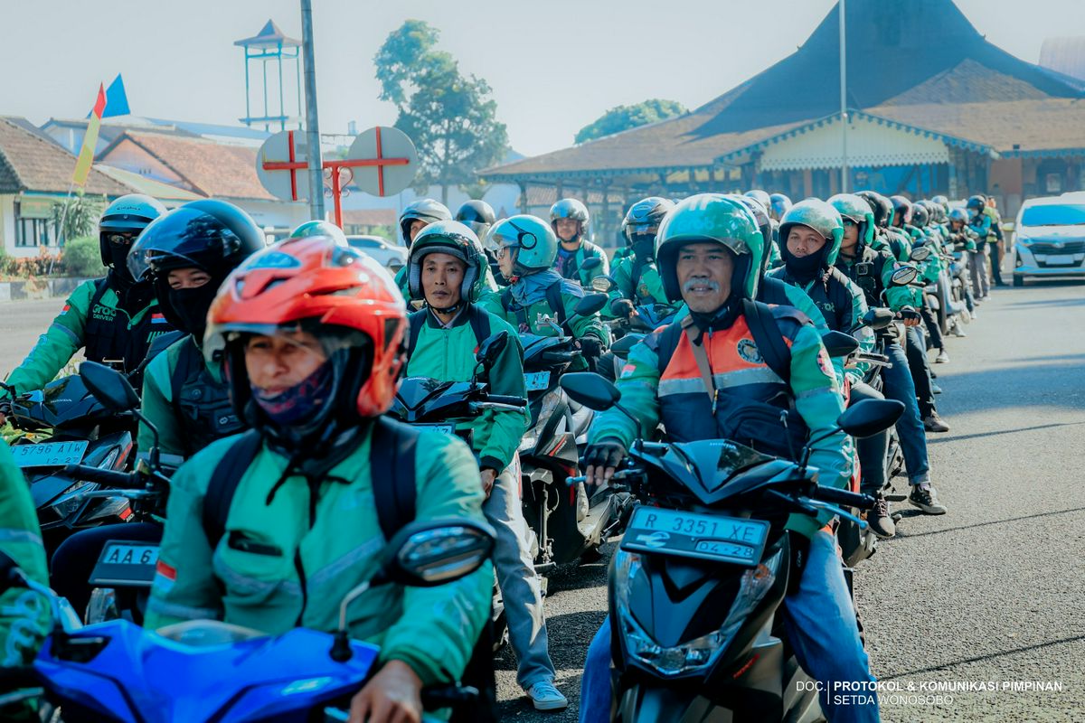 Pelepasan Driver Ojek Online pembawa paket sekolah untuk 1.185 anak dan 157 pasien TBC dari Baznas Wonosobo