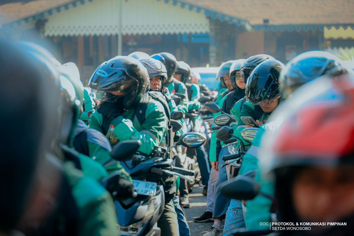 Pelepasan Driver Ojek Online pembawa paket sekolah untuk 1.185 anak dan 157 pasien TBC dari Baznas Wonosobo