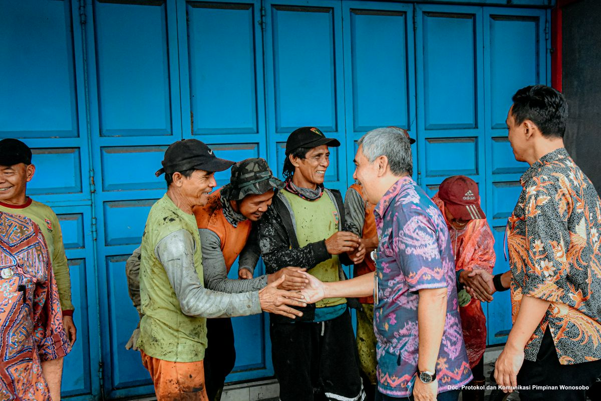 Wakil Bupati dan Sekda Wonosobo Tinjau Kesiapan Jalan Menjelang Hari Raya Idulfitri 1446 H