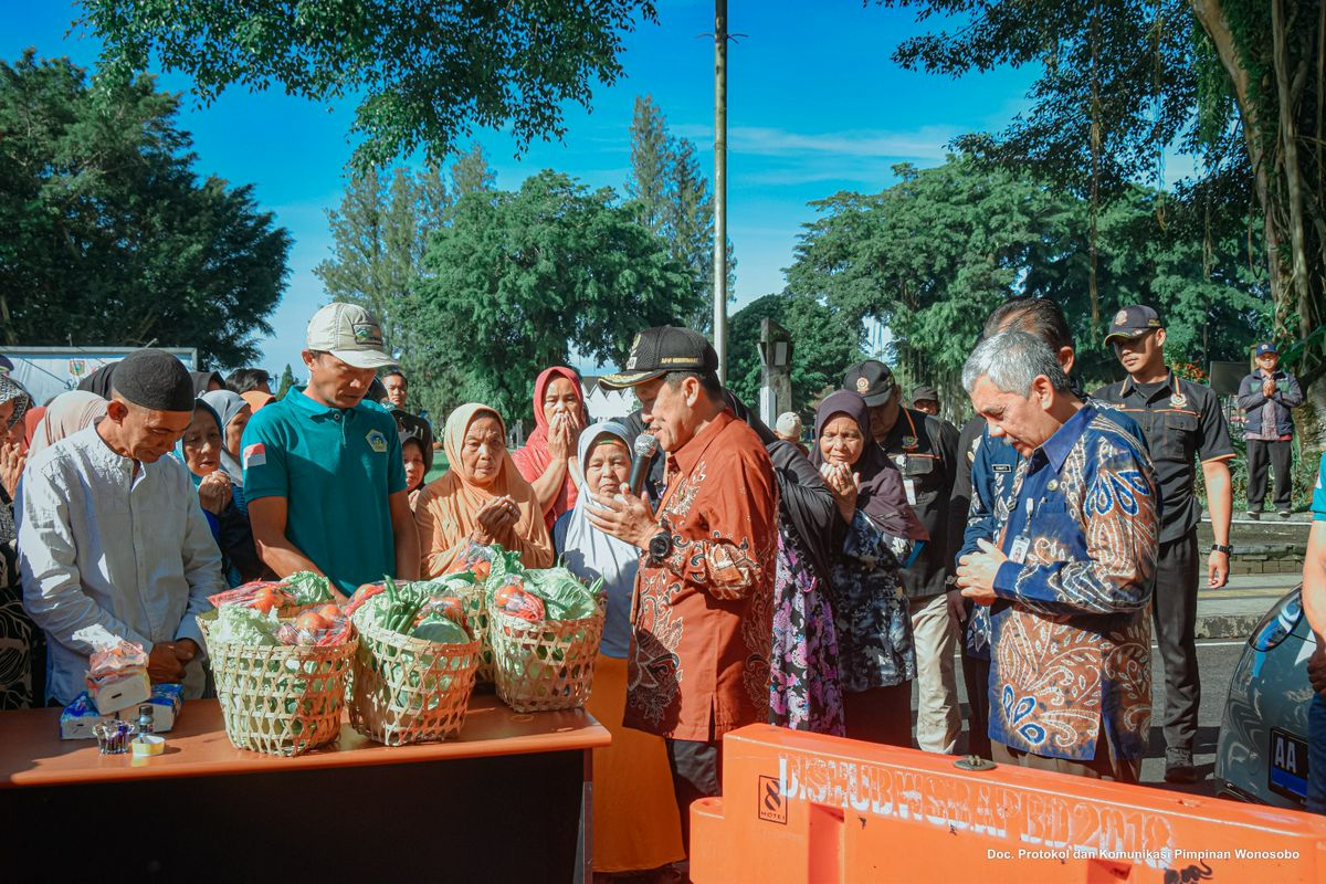 Sedekah 1000 Paket Sayur KTNA Garung