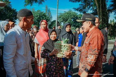Sedekah 1000 Paket Sayur KTNA Garung