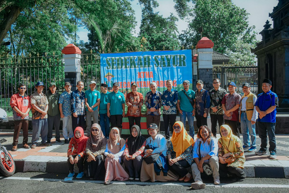 Sedekah 1000 Paket Sayur KTNA Garung
