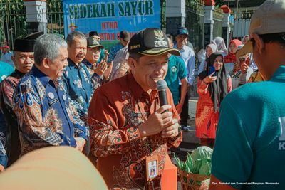 Sedekah 1000 Paket Sayur KTNA Garung