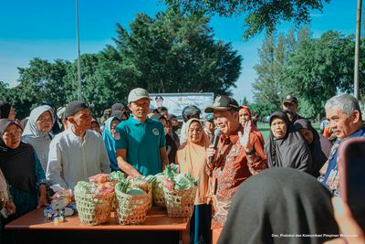 Sedekah 1000 Paket Sayur KTNA Garung