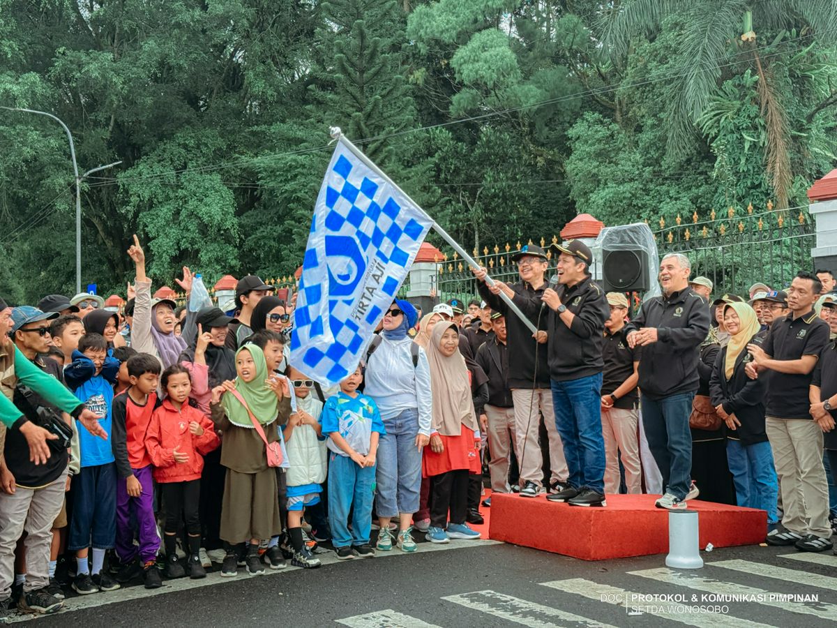 Jalan Sehat HUT PDAM Tirta Aji ke-50