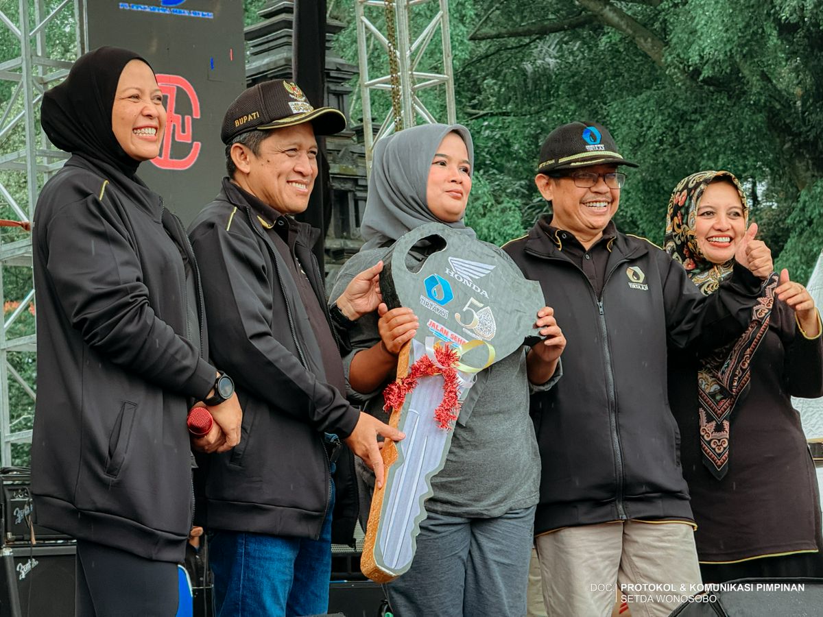 Jalan Sehat HUT PDAM Tirta Aji ke-50