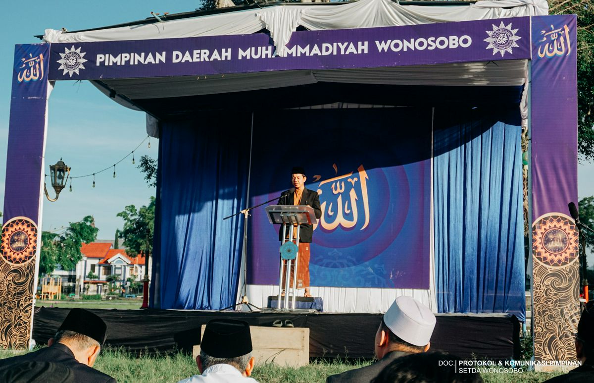 Sholat Ied dan Penyerahan Hewan Kurban Pemda Wonosobo oleh Sekretaris Daerah