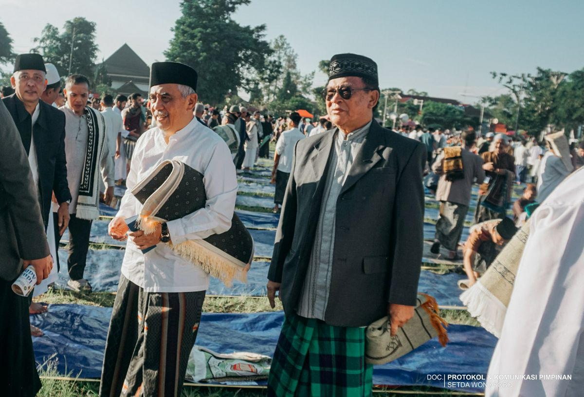 Sholat Ied dan Penyerahan Hewan Kurban Pemda Wonosobo oleh Sekretaris Daerah