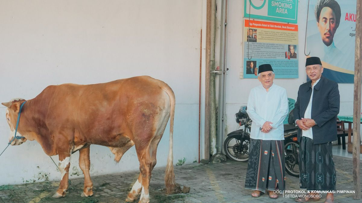 Sholat Ied dan Penyerahan Hewan Kurban Pemda Wonosobo oleh Sekretaris Daerah