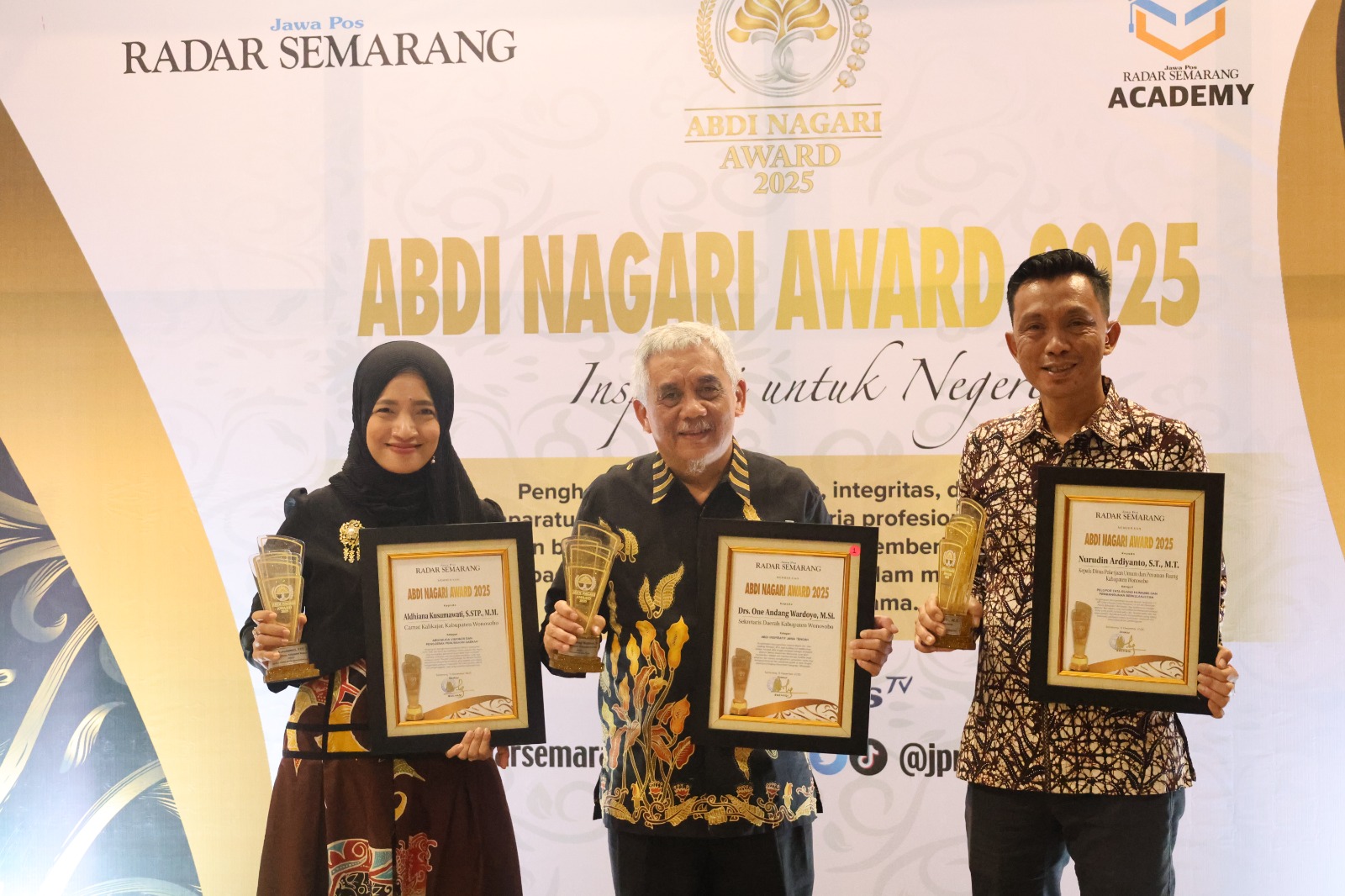 69435bfed88b9_WhatsApp Image 2025-12-13 at 00.59.56 (1).jpeg