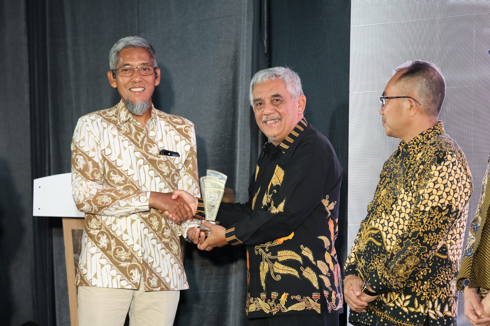 69435c094efe0_WhatsApp Image 2025-12-13 at 00.59.58 (2).jpeg